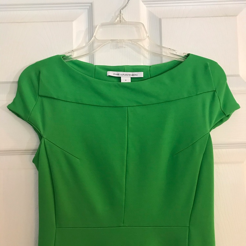 Diane Von Furstenberg Green Cap Sleeve Dress - Picture 2 of 10